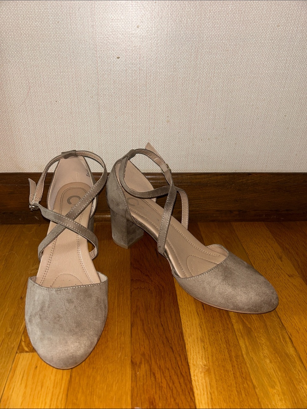 Journee Collection Foster Pump Tru Comfort Size 10 Beige Suede Chunky Block Heel